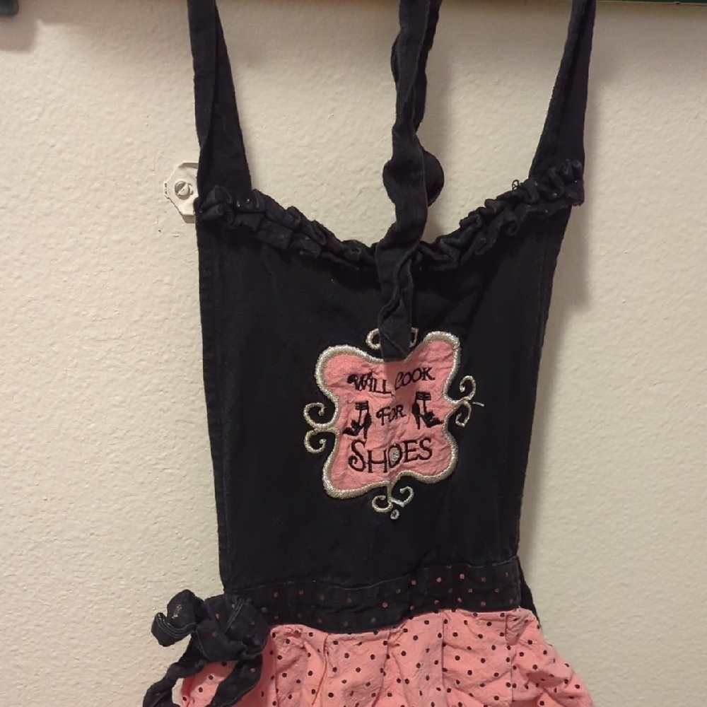 Source Unknown Black and Pink Kitchen Apron - Picture 2 of 3